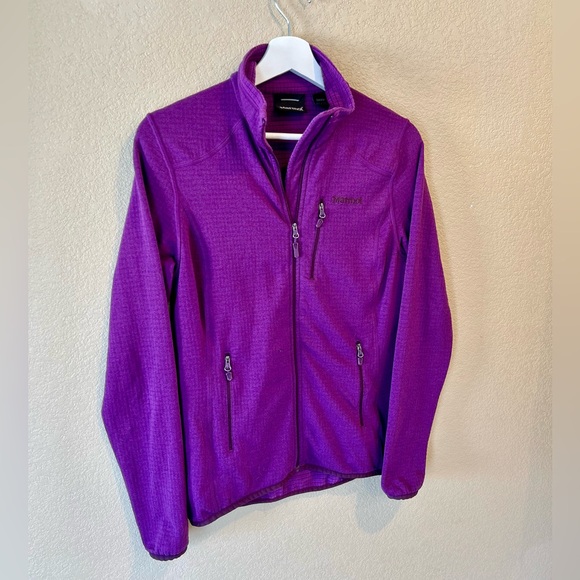 Marmot Women's Vibrant Purple Softshell Jacket Size S-Tiny hole in pics - Picture 2 of 9